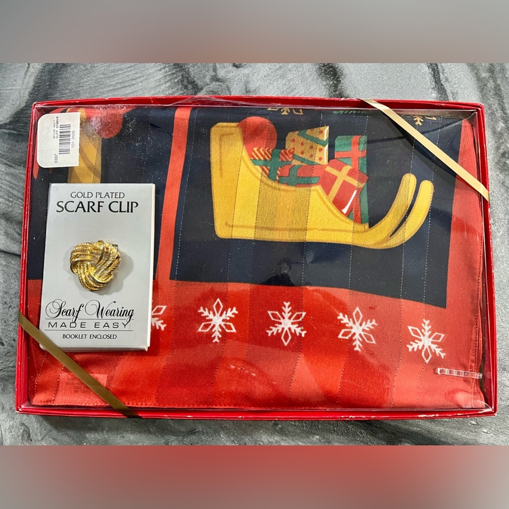 New in Box Vintage Christmas Collection Scarf Set W/Clip/Pamphlet Made In Italy!